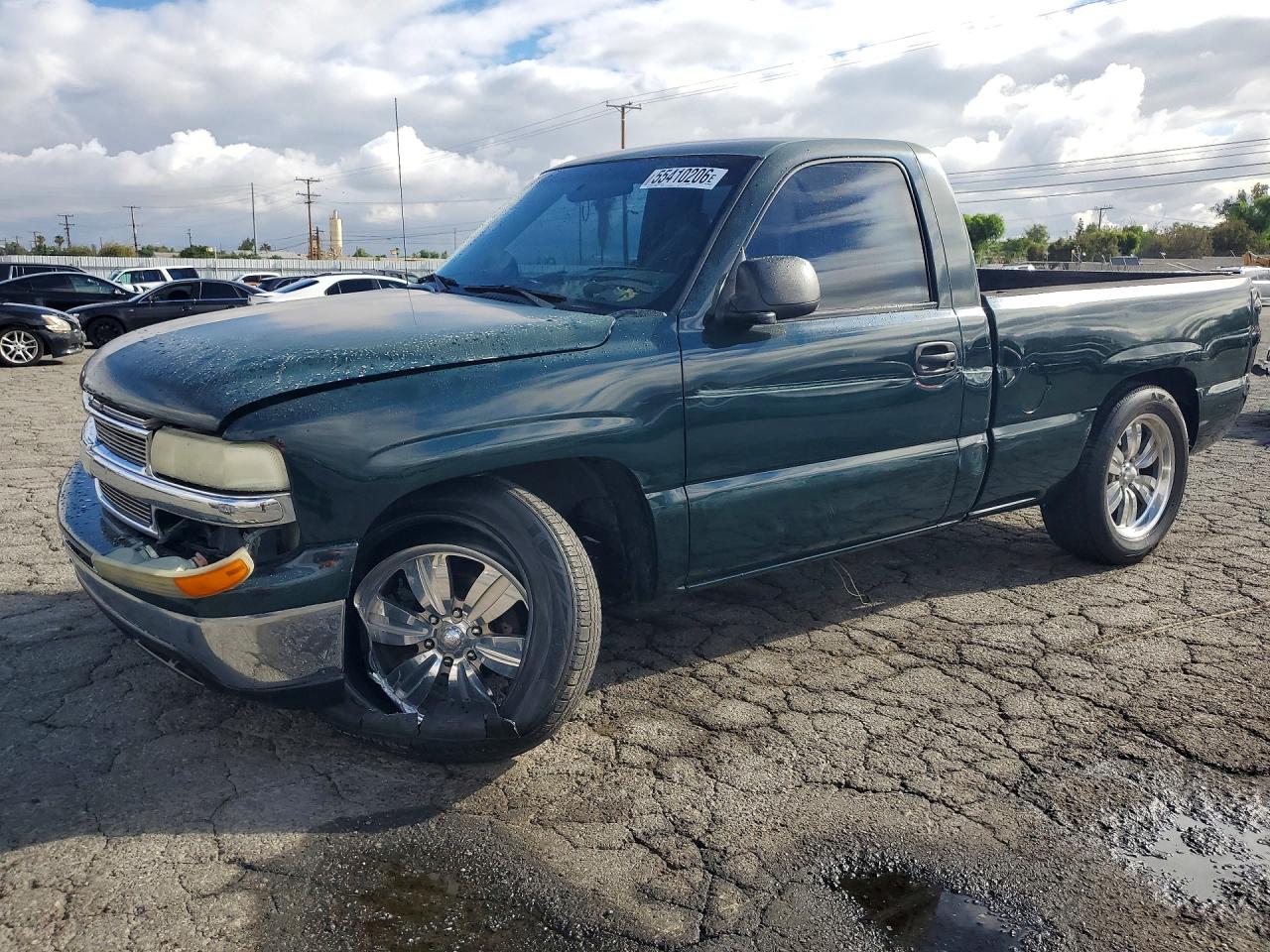Salvage Chevrolet Silverado Image