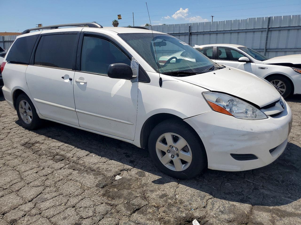 Toyota Sienna Le 8 Passenger
