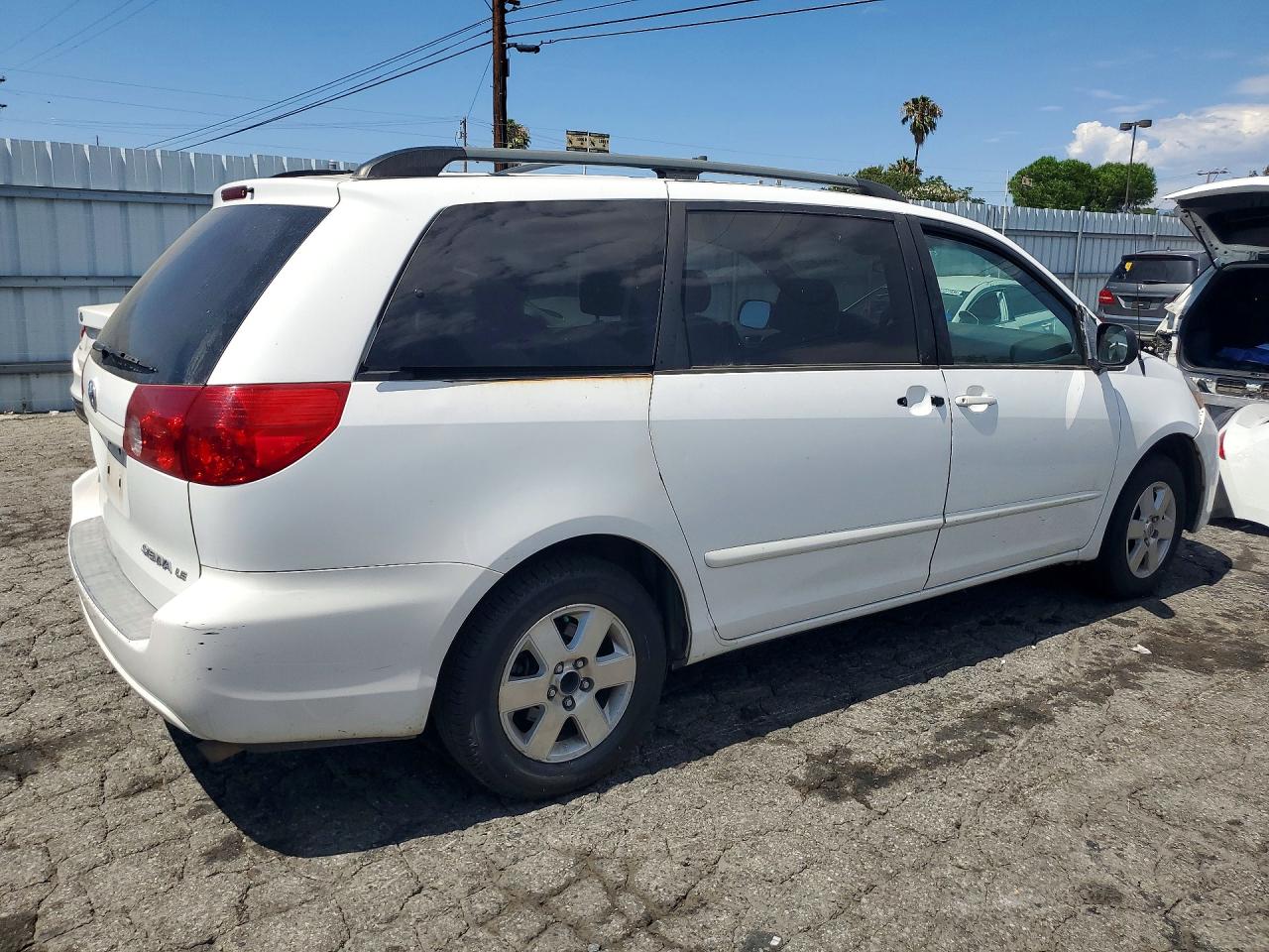 Toyota Sienna Le 8 Passenger