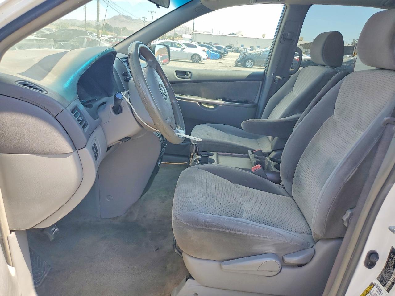 Toyota Sienna Le 8 Passenger