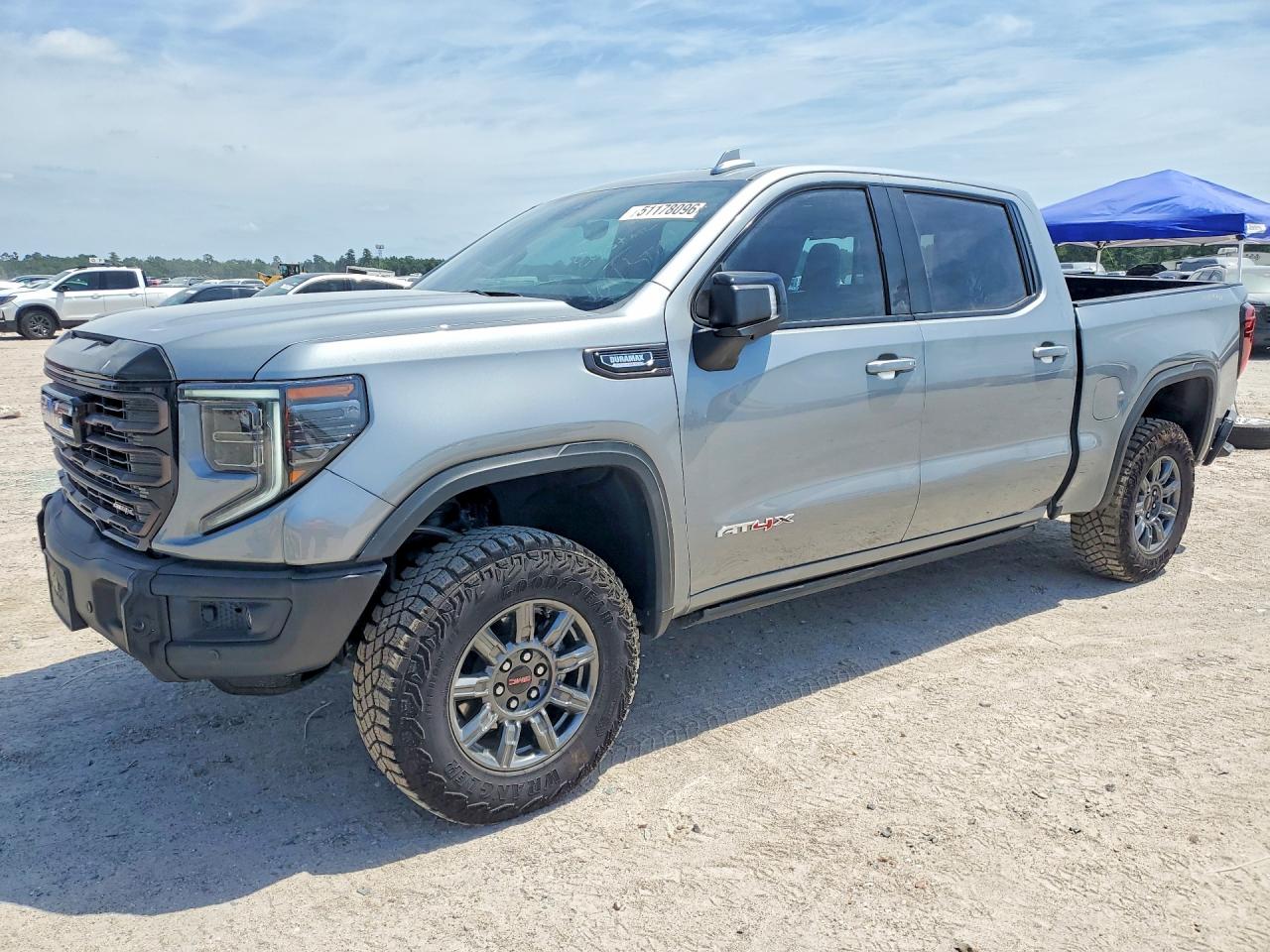 Salvage GMC Sierra Image