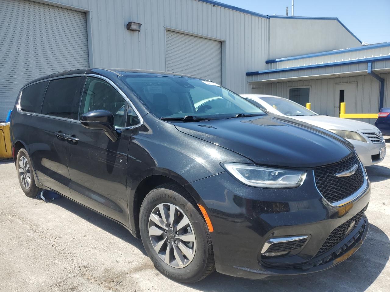 Chrysler Pacifica Hybrid Touring L