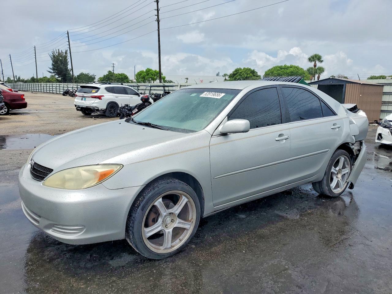 Salvage Toyota Camry Image