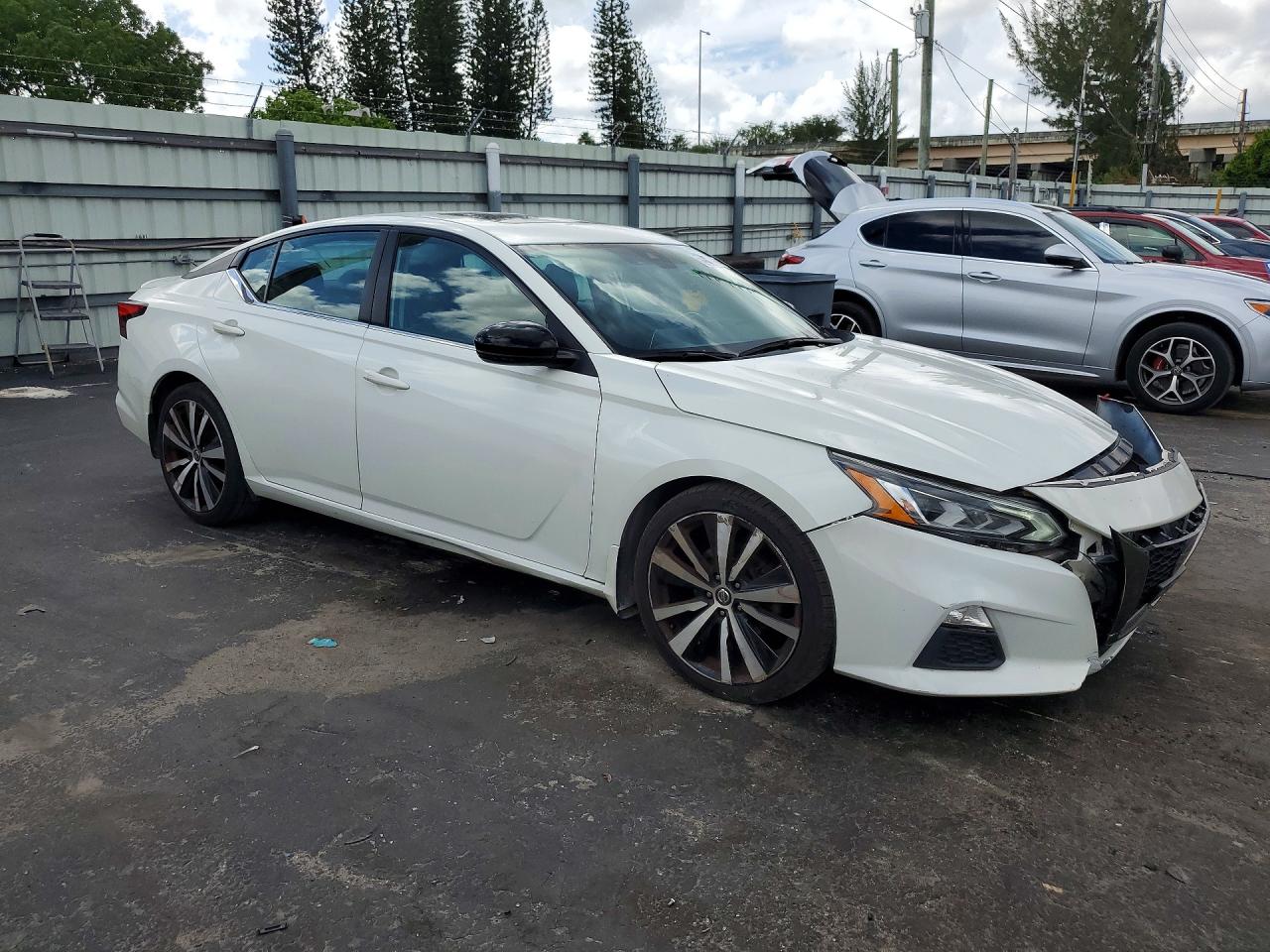 Nissan Altima Sr