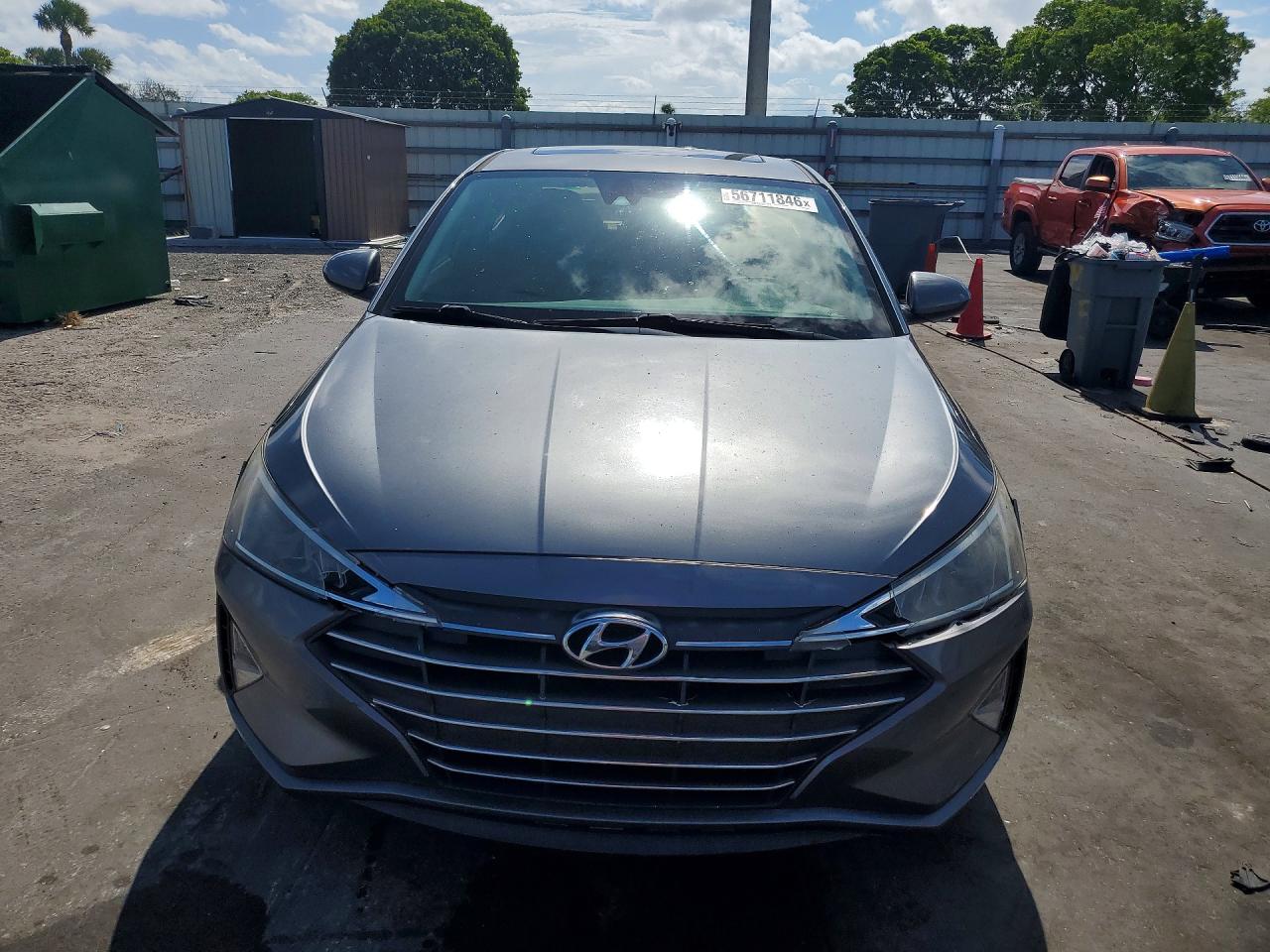 Hyundai ELANTRA Value Edition