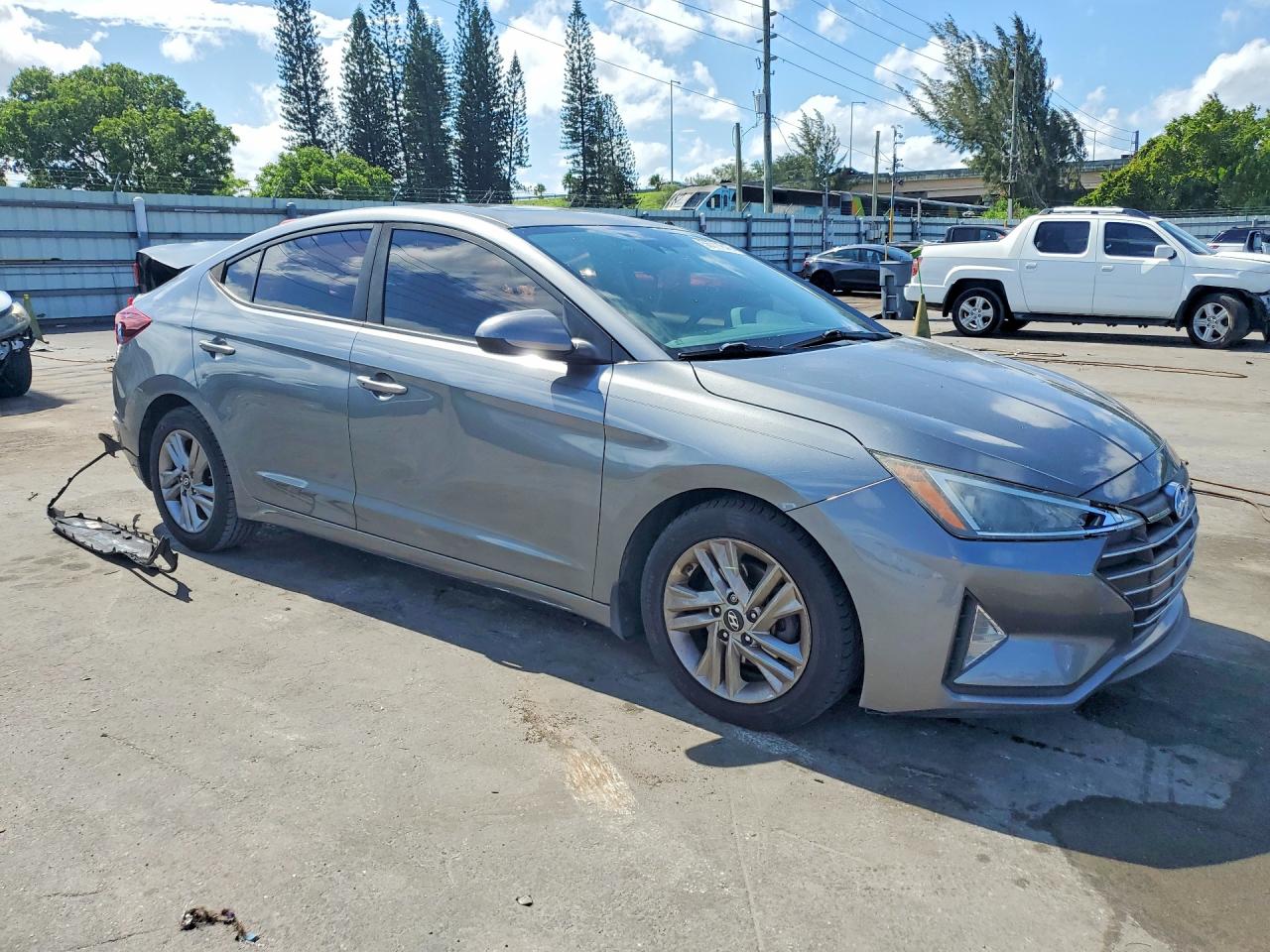 Hyundai ELANTRA Value Edition