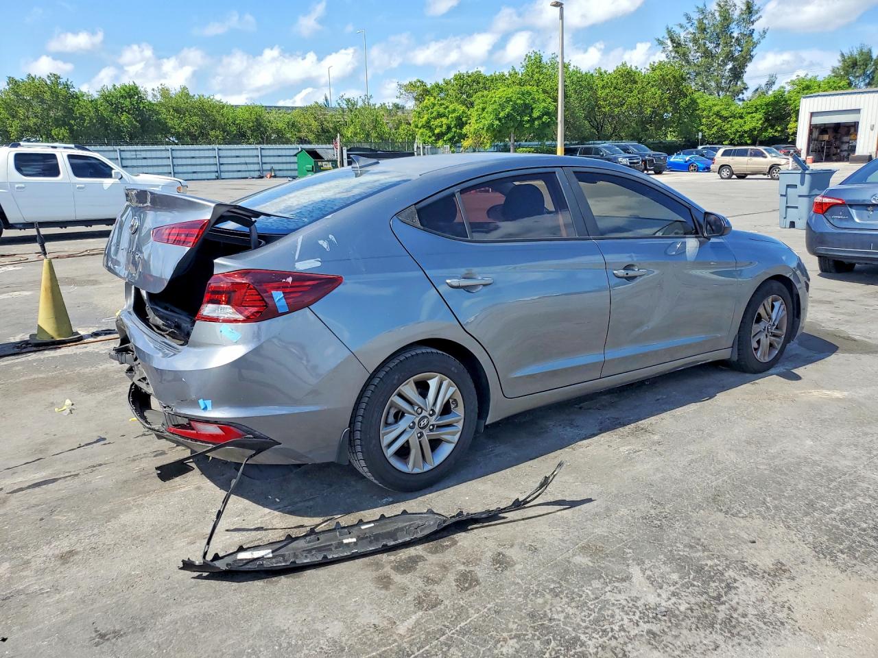 Hyundai ELANTRA Value Edition