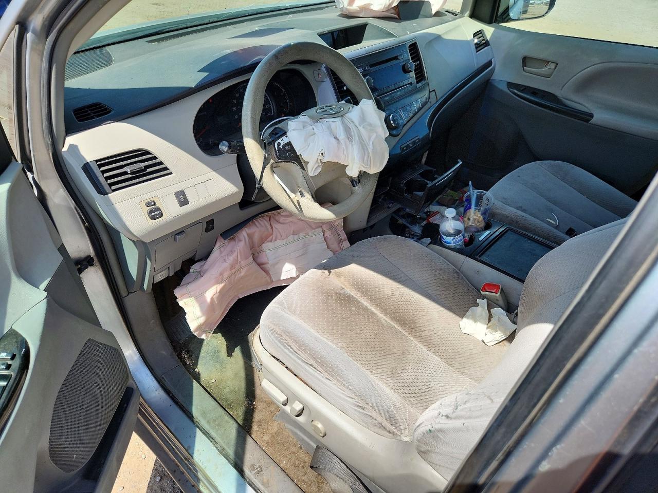Toyota Sienna Le