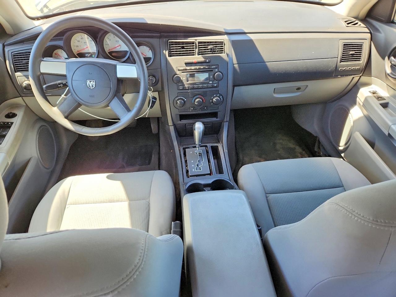 Dodge Charger Se