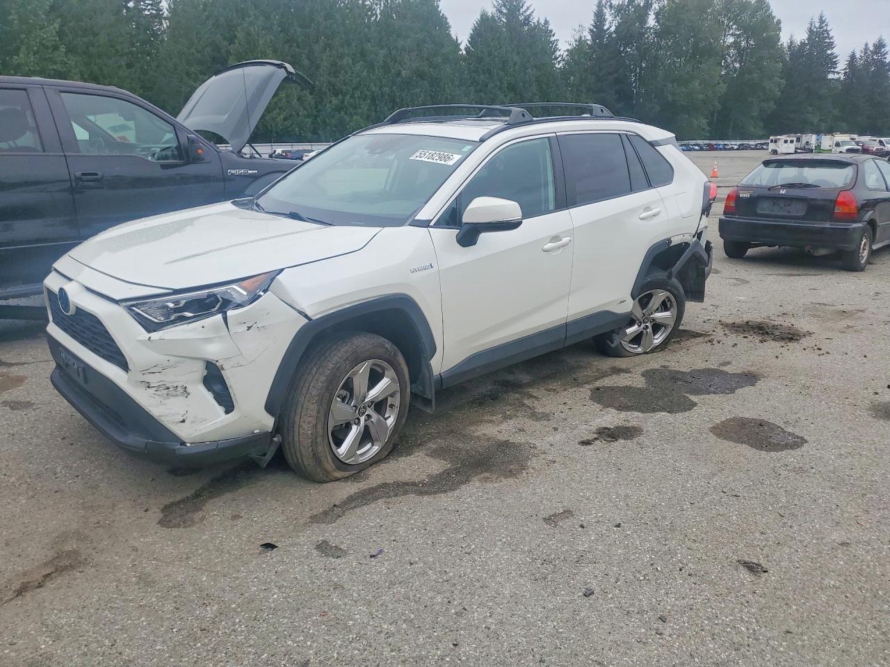 Salvage Toyota RAV4 Image