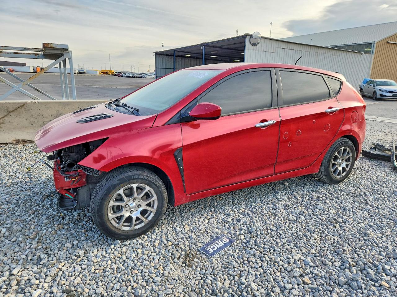 Salvage Hyundai ACCENT Image