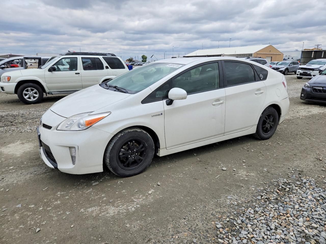 Salvage Toyota Prius Image
