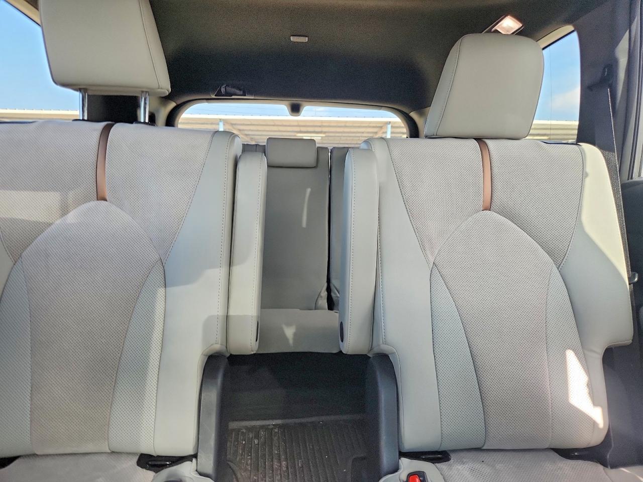 Toyota Grand Highlander Hybrid Max Platinum