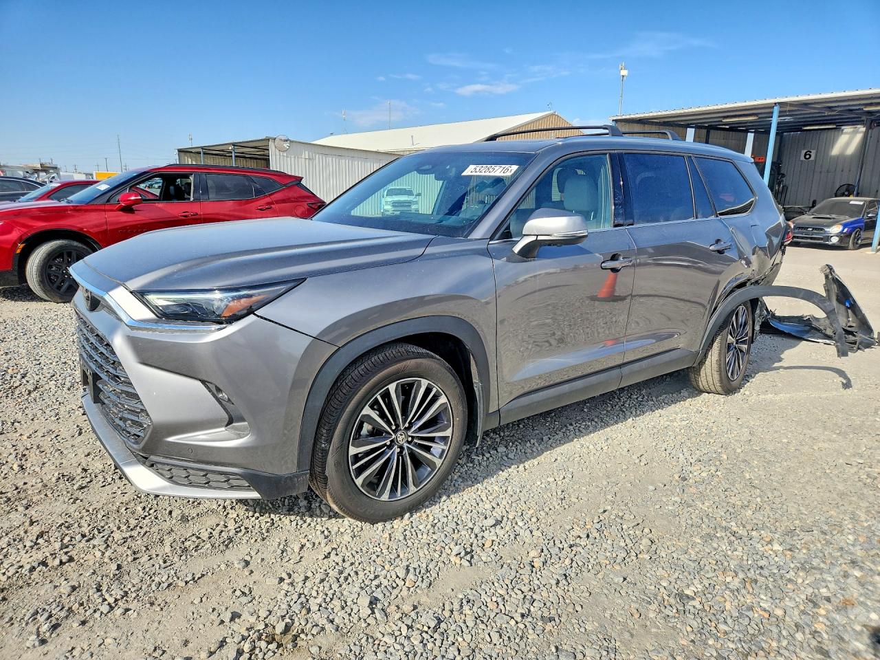 Salvage Toyota Grand High Image