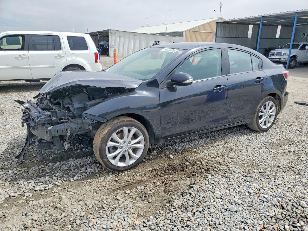 Salvage Mazda Mazda3 Image