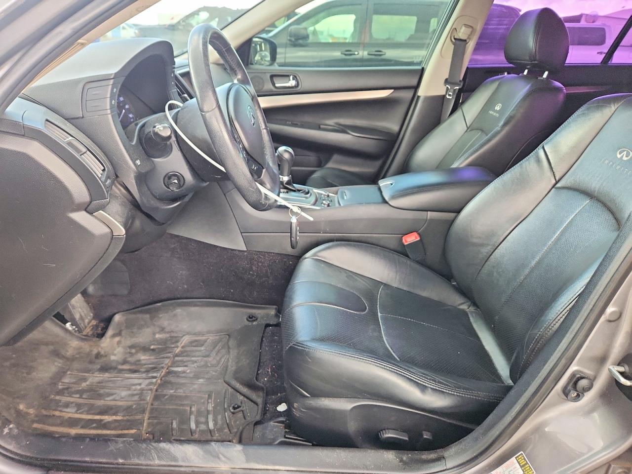 INFINITI G37 X