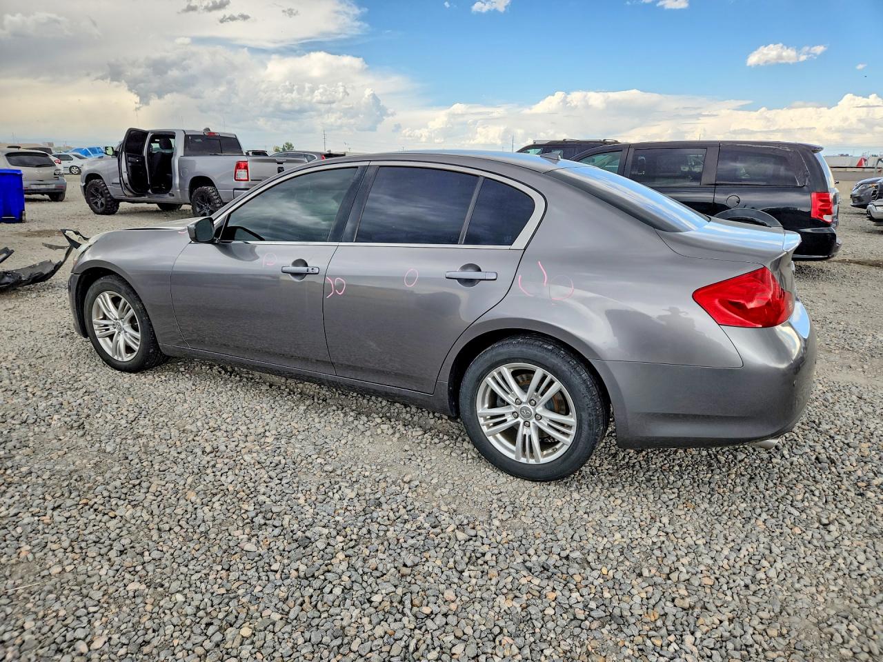 INFINITI G37 X