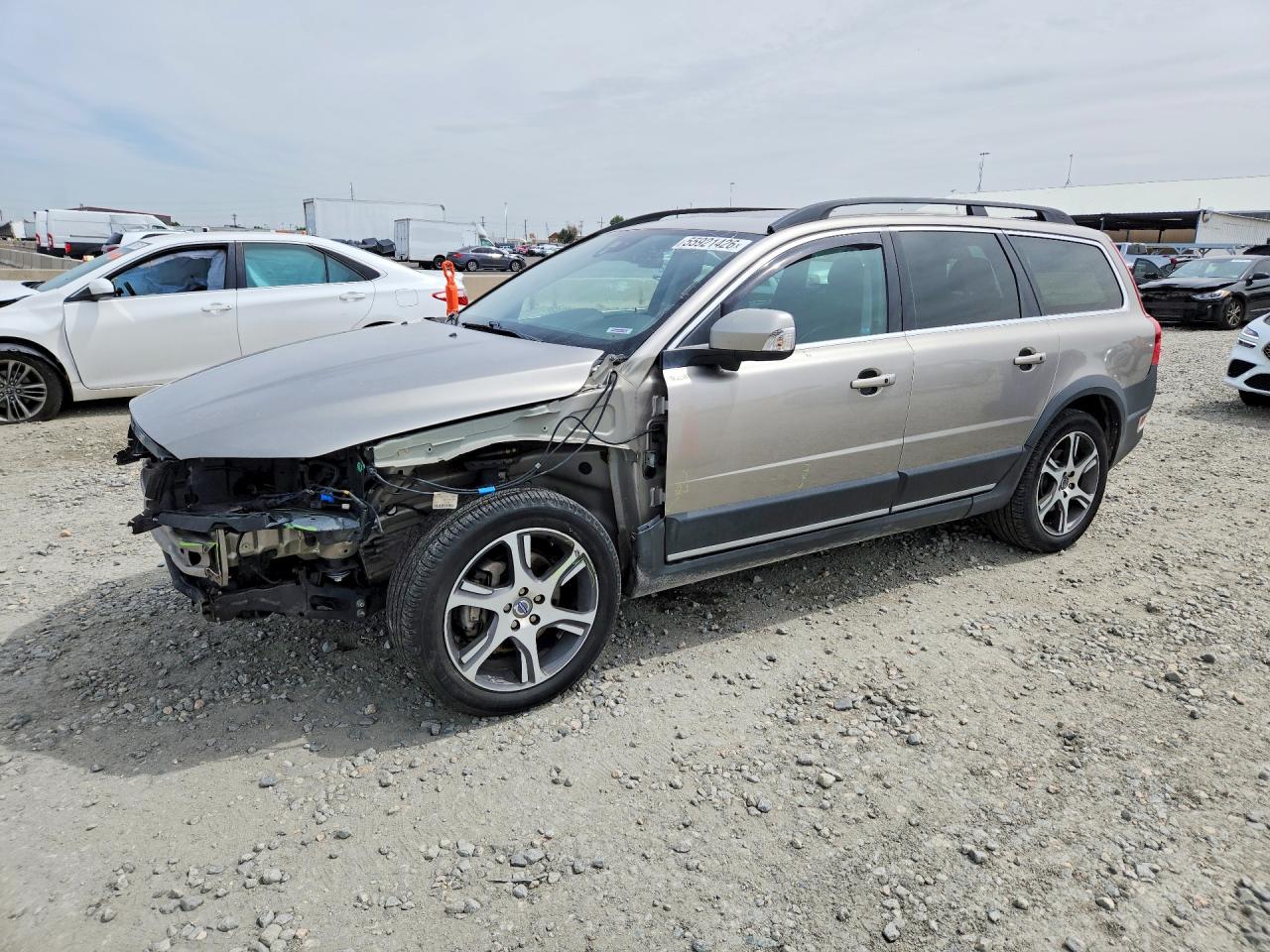 Salvage Volvo XC70 Image