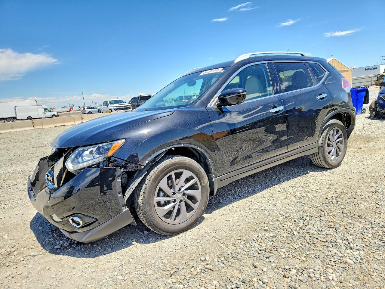 Salvage Nissan Rogue Image