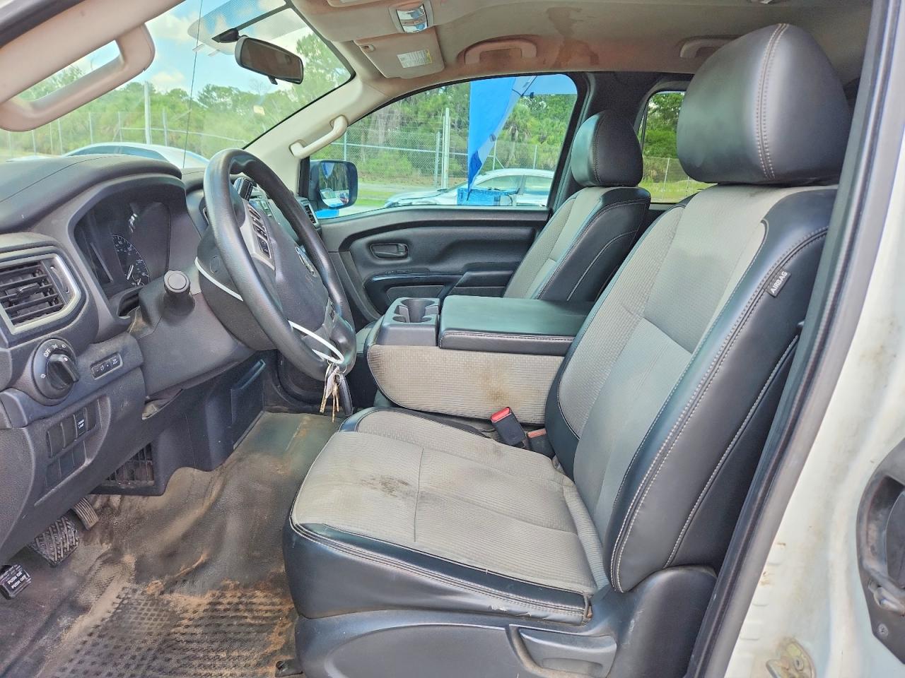 Nissan Titan S