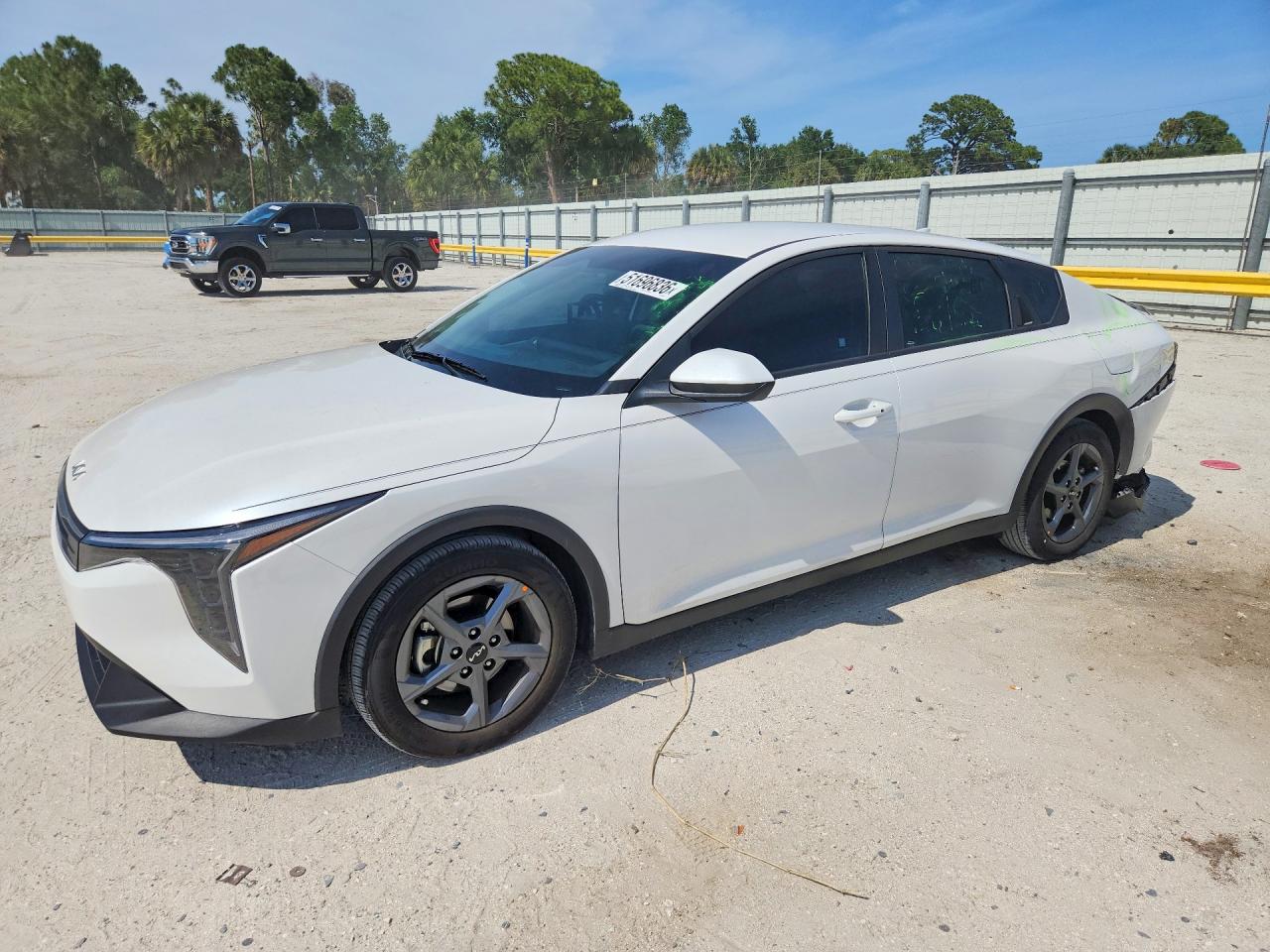 Salvage Kia K4 Lxs Image