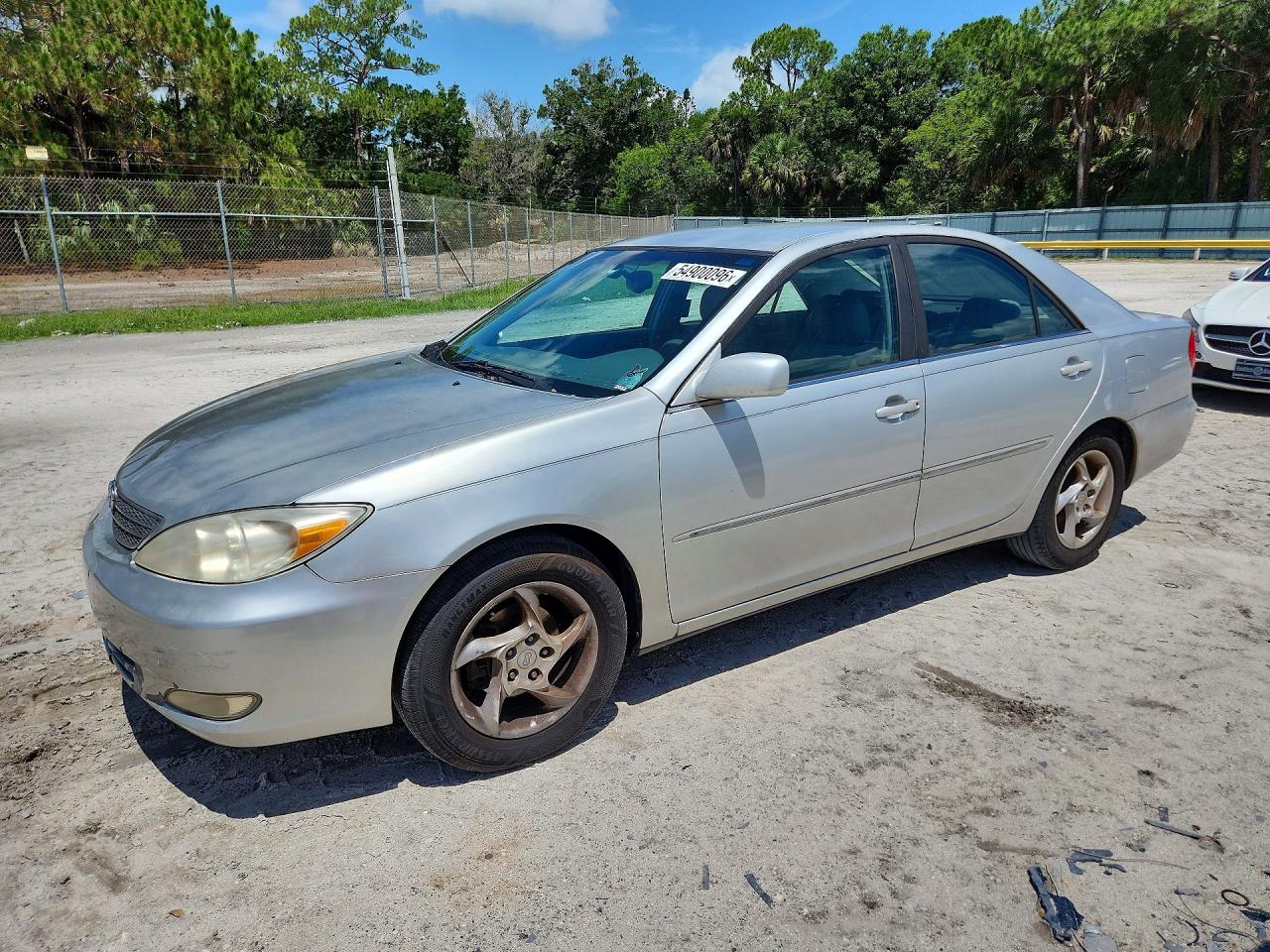 Salvage Toyota Camry Image