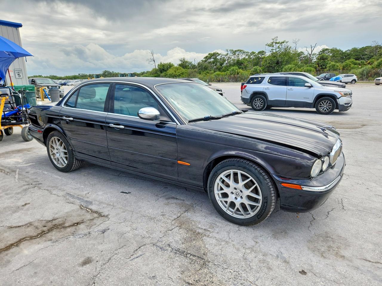 Jaguar XJ