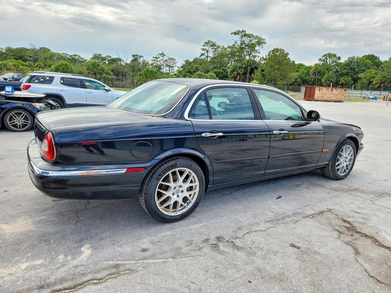 Jaguar XJ