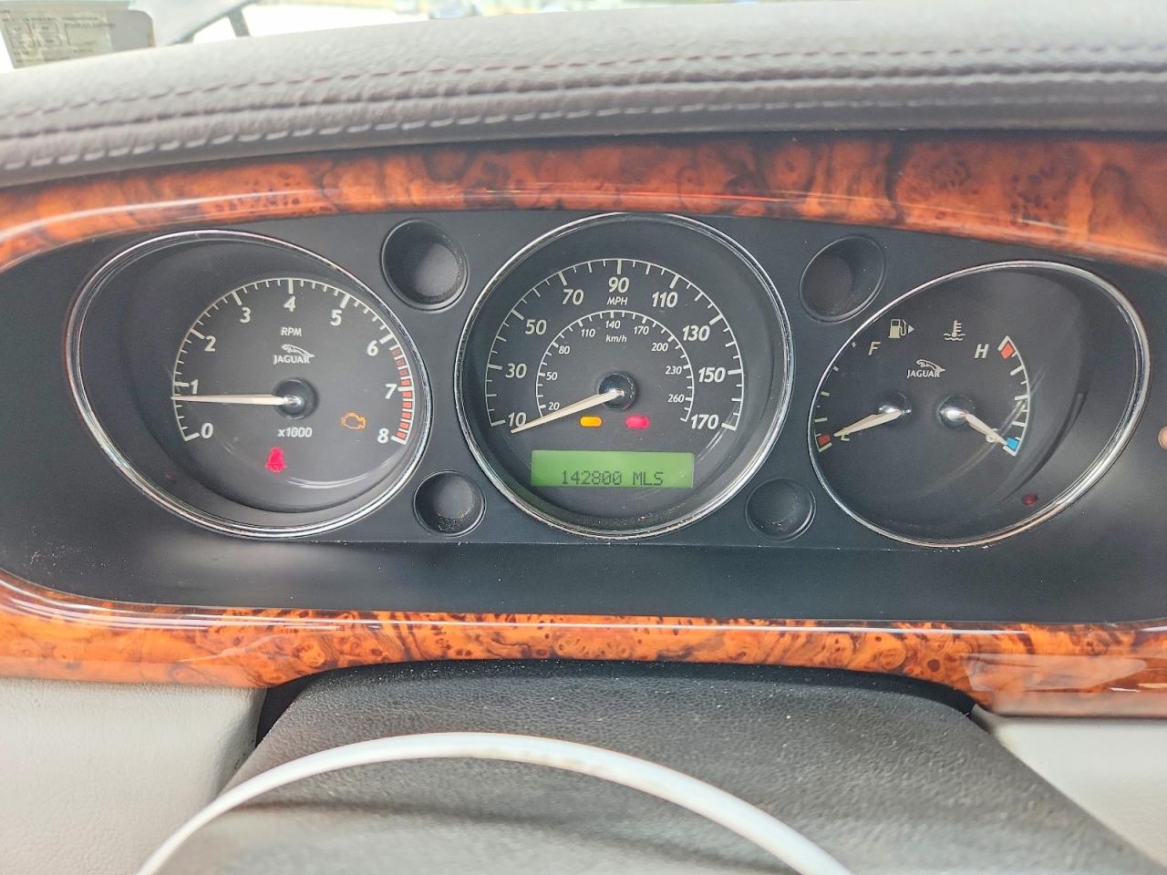 Jaguar XJ
