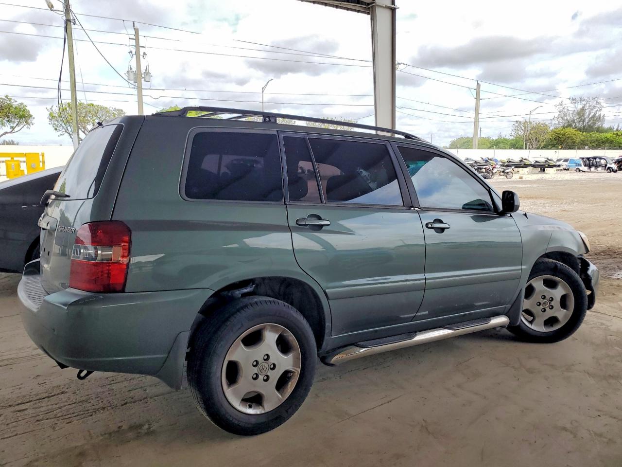 Toyota Highlander Base