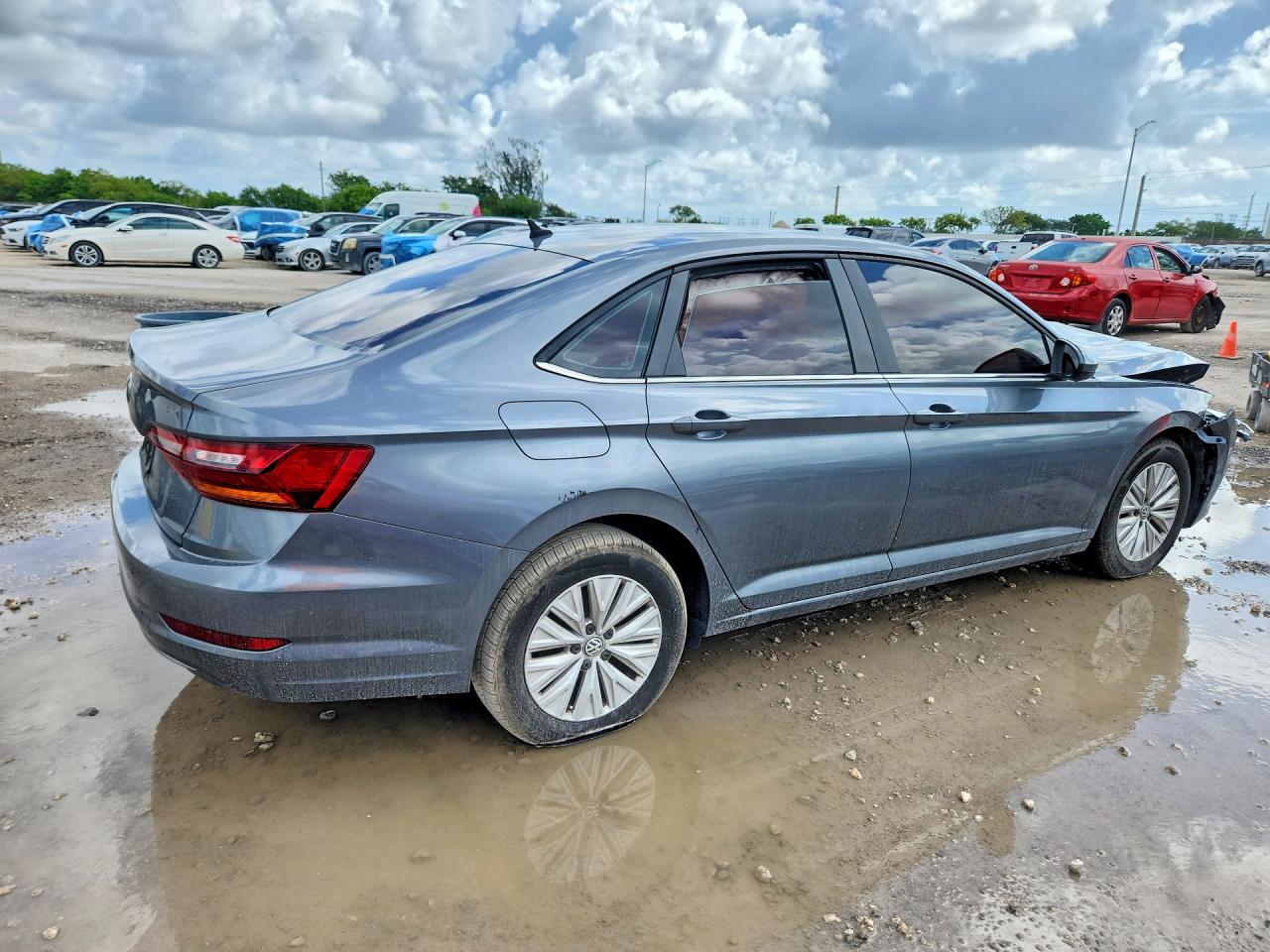 Volkswagen Jetta S