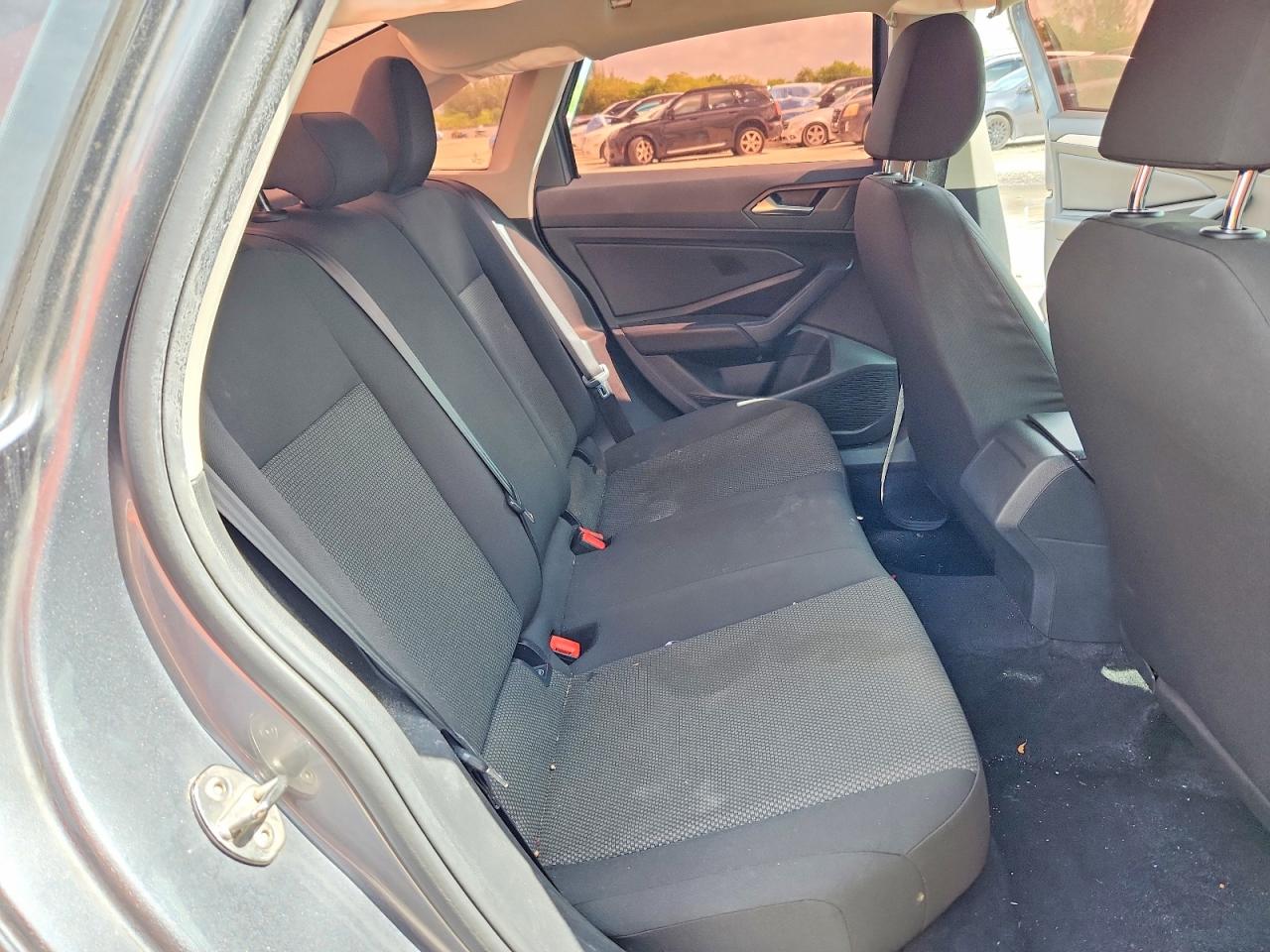 Volkswagen Jetta S