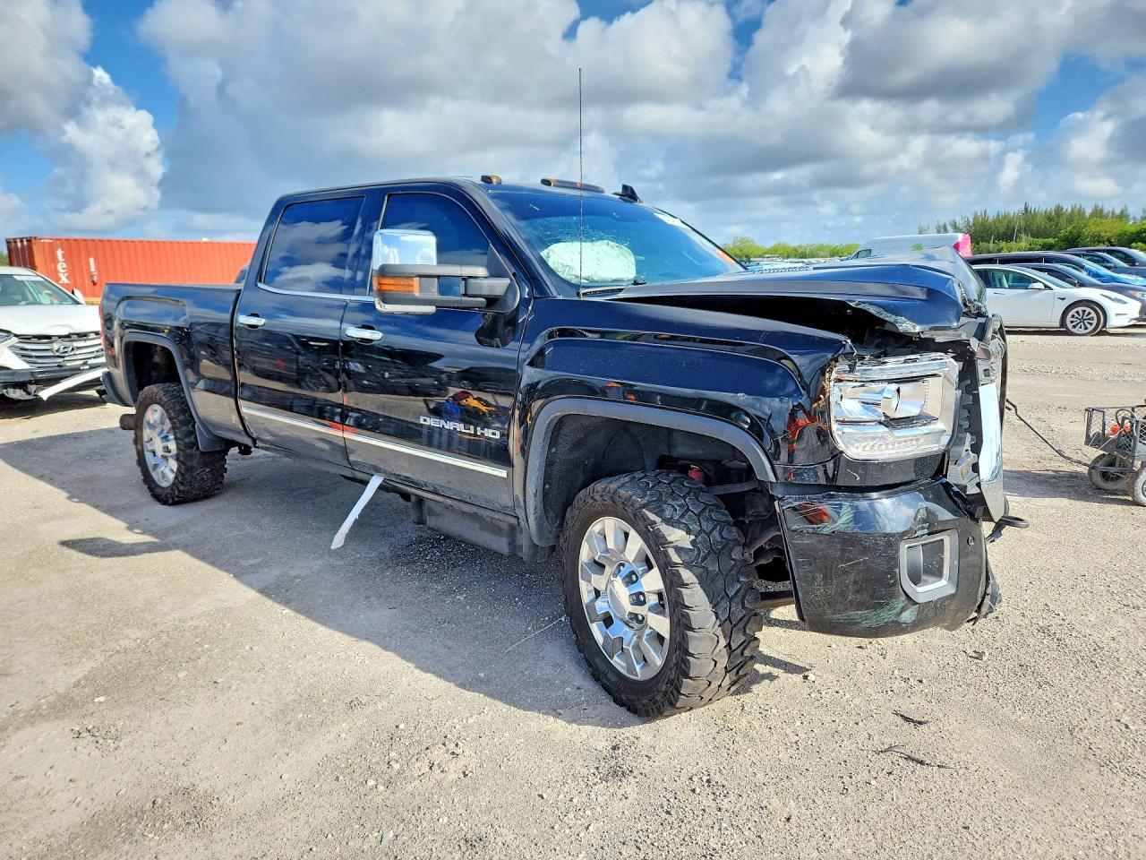 GMC Sierra K2500 Denali