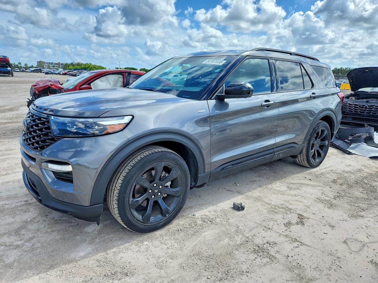Salvage Ford Explorer Image