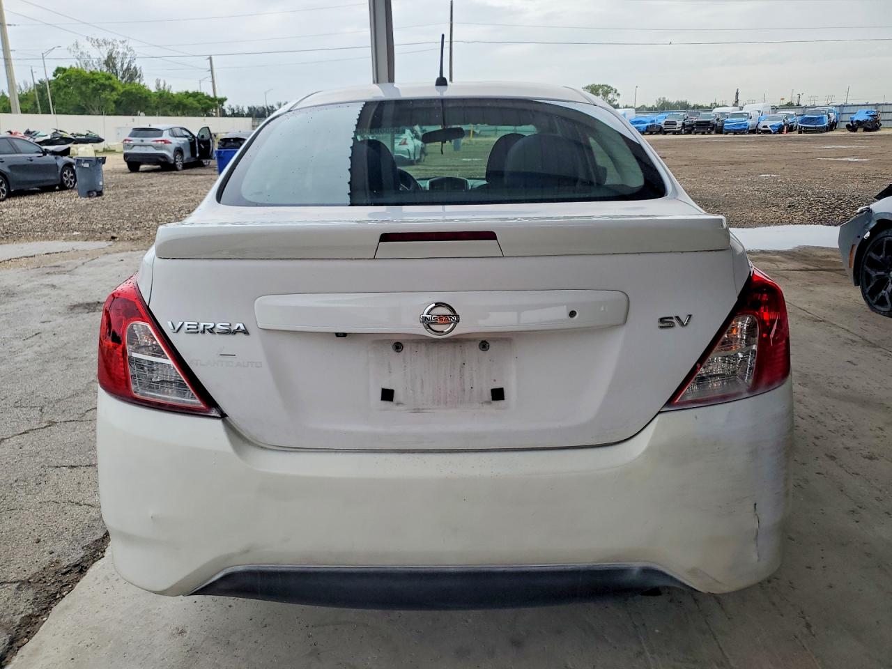 Nissan Versa Sv