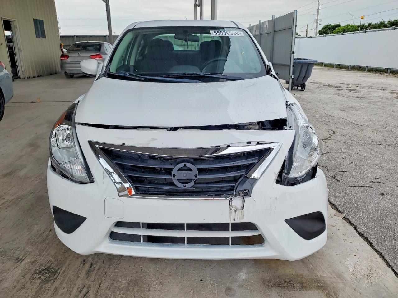 Nissan Versa Sv