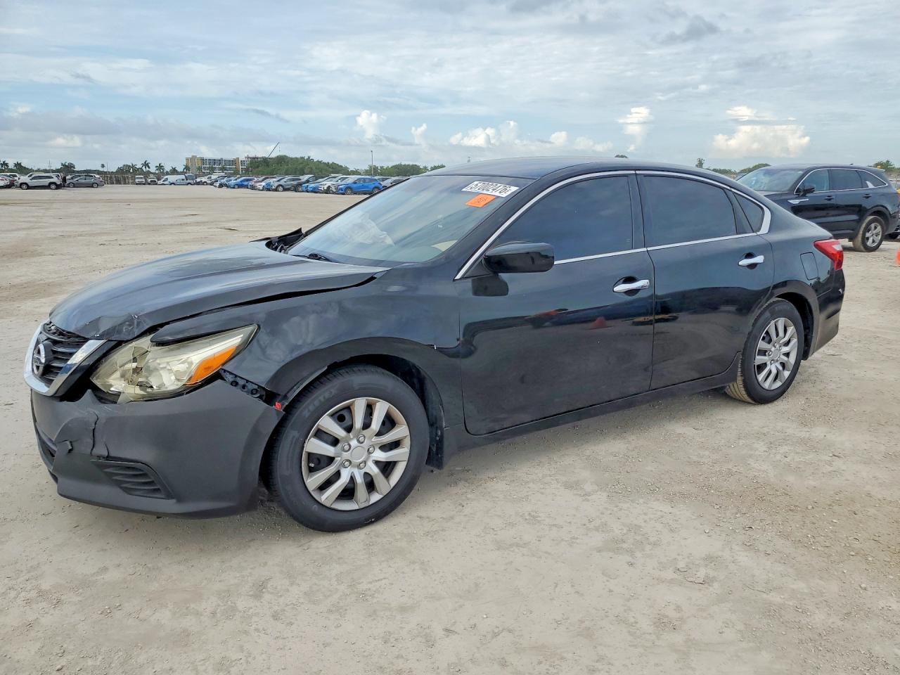 Salvage Nissan Altima Image