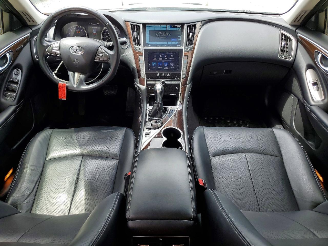 INFINITI Q50 Premium