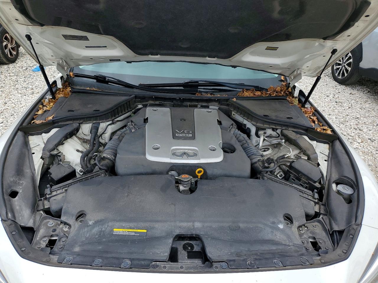 INFINITI Q50 Premium