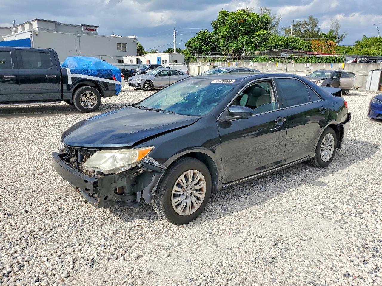 Salvage Toyota Camry Image