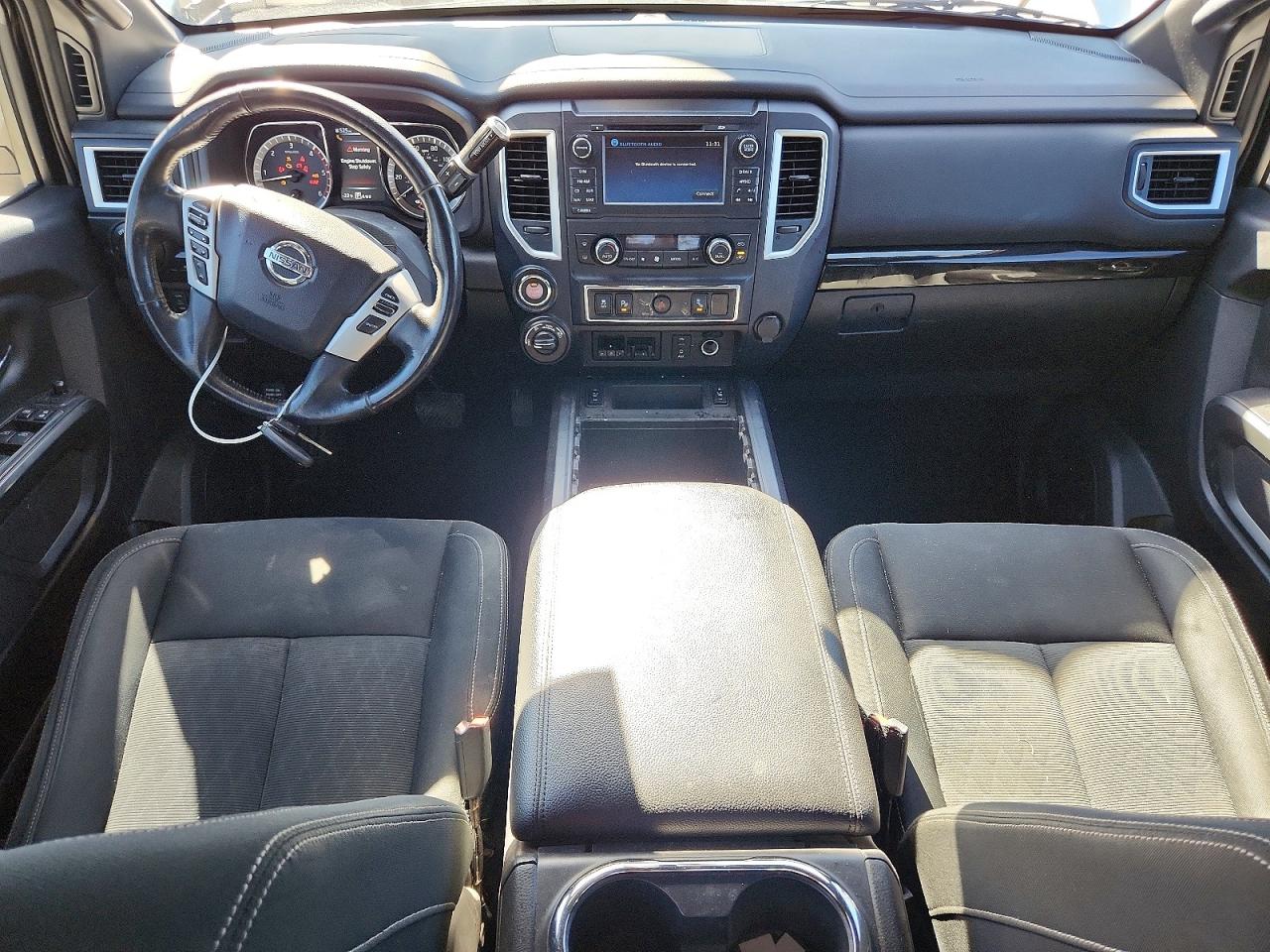 Nissan Titan Sv