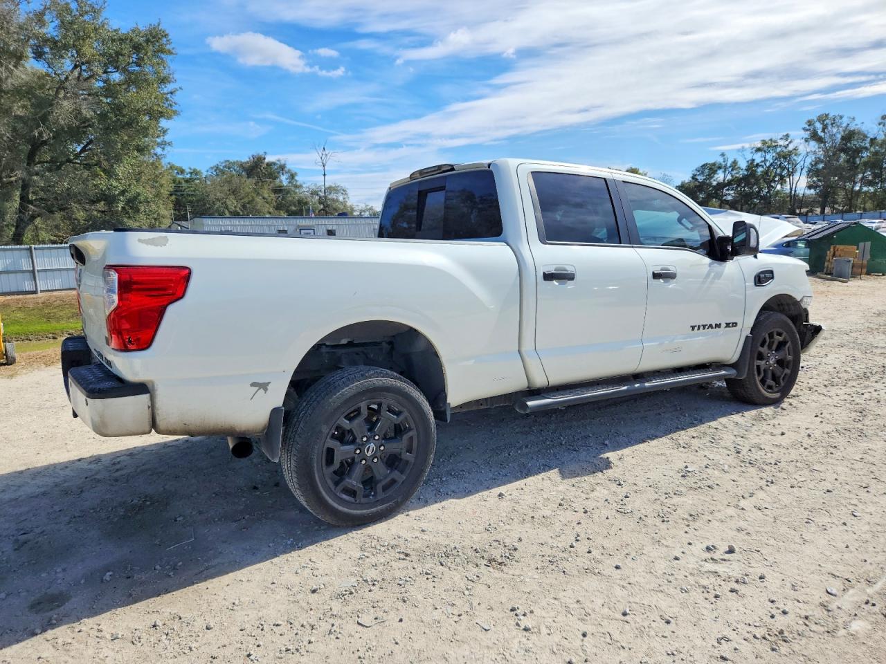 Nissan Titan Sv