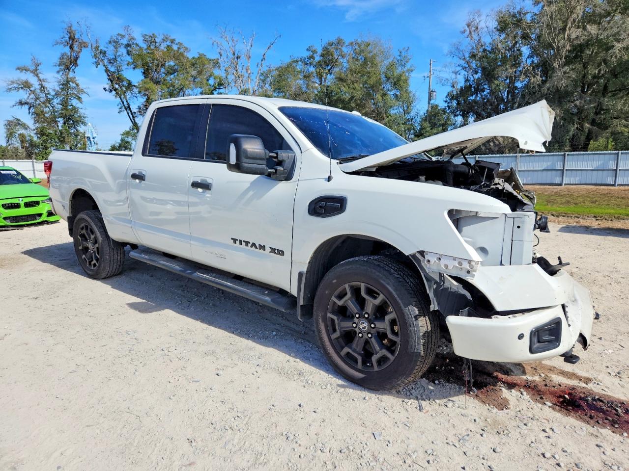 Nissan Titan Sv