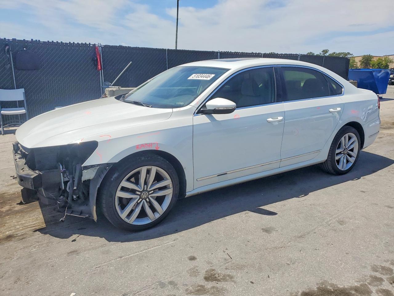 Salvage Volkswagen Passat Image