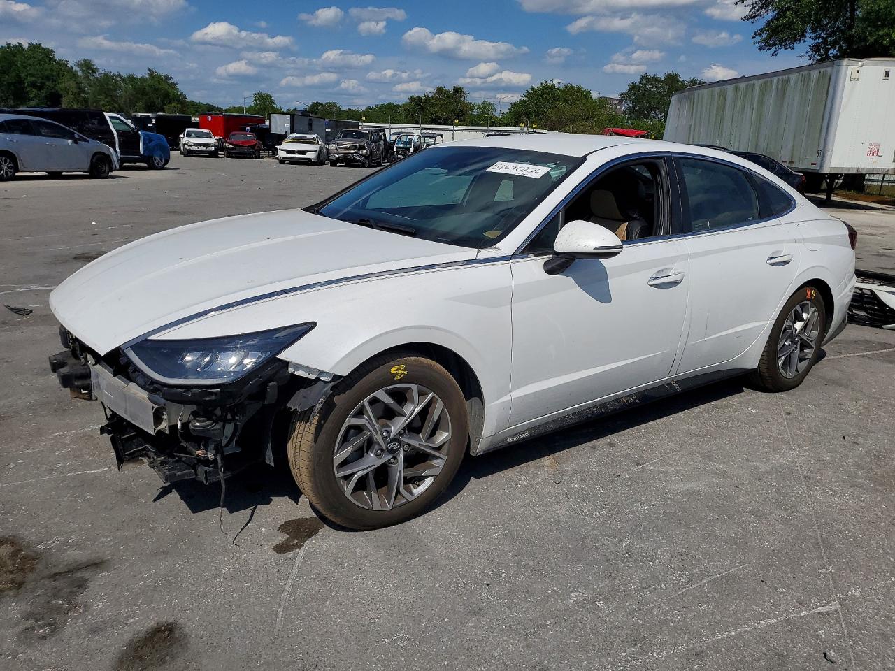 Salvage Hyundai SONATA Image