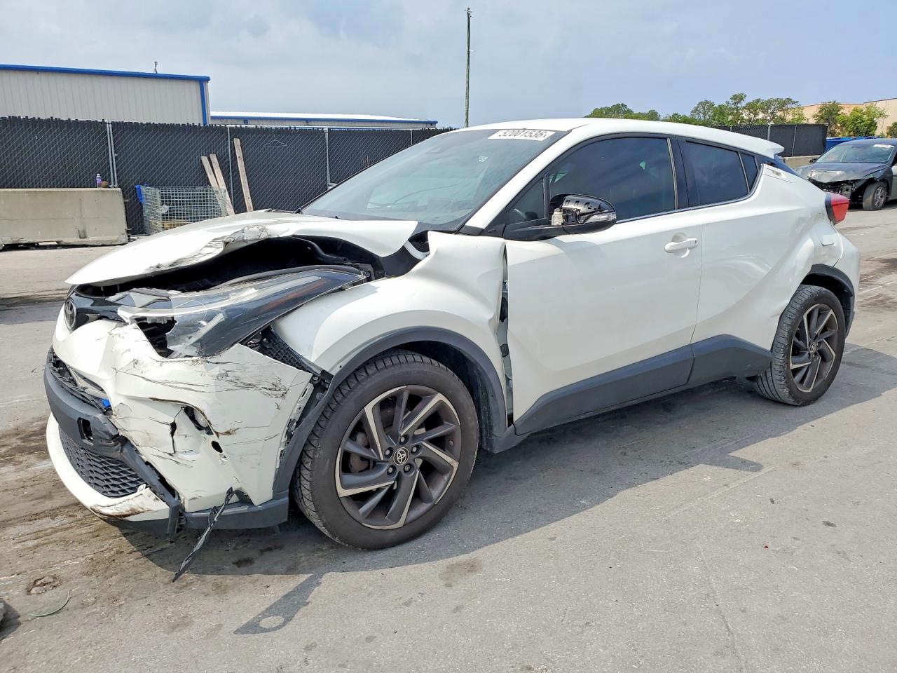Salvage Toyota C-hr Limit Image