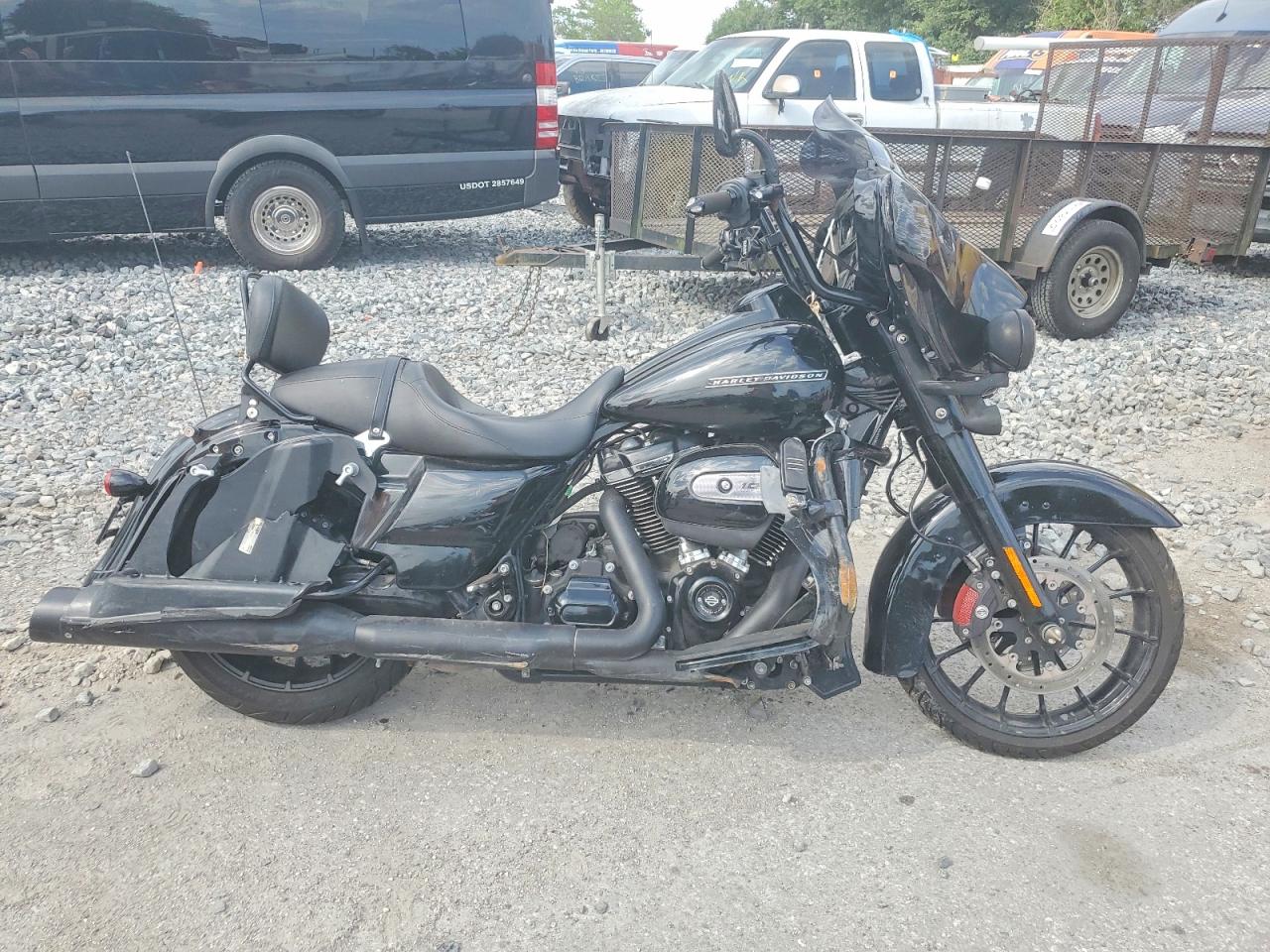 Salvage Harley-Davidson Fl Image