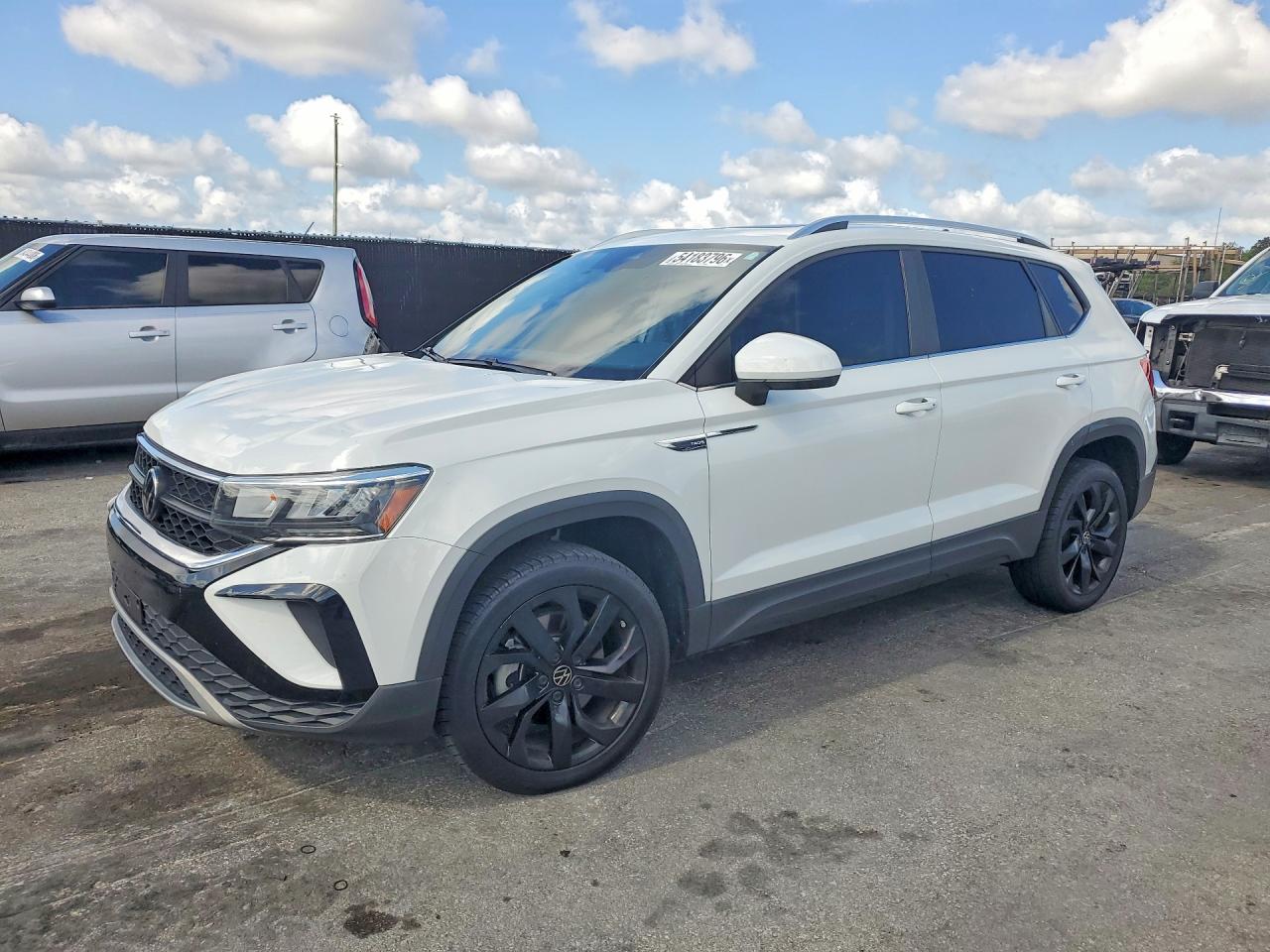 Salvage Volkswagen Taos Image