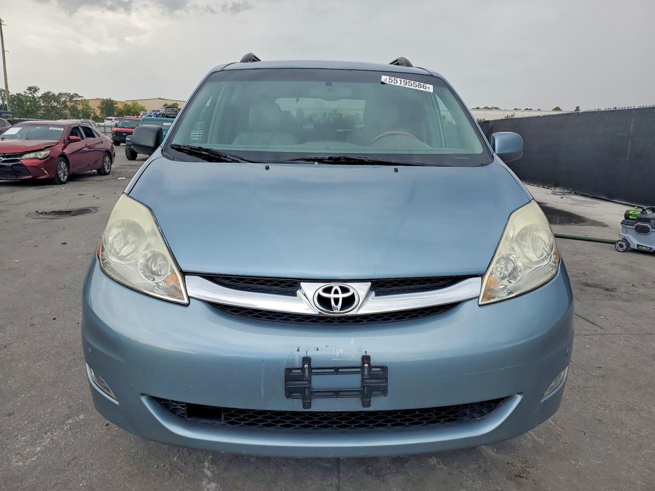 Toyota Sienna Xle 7 Passenger