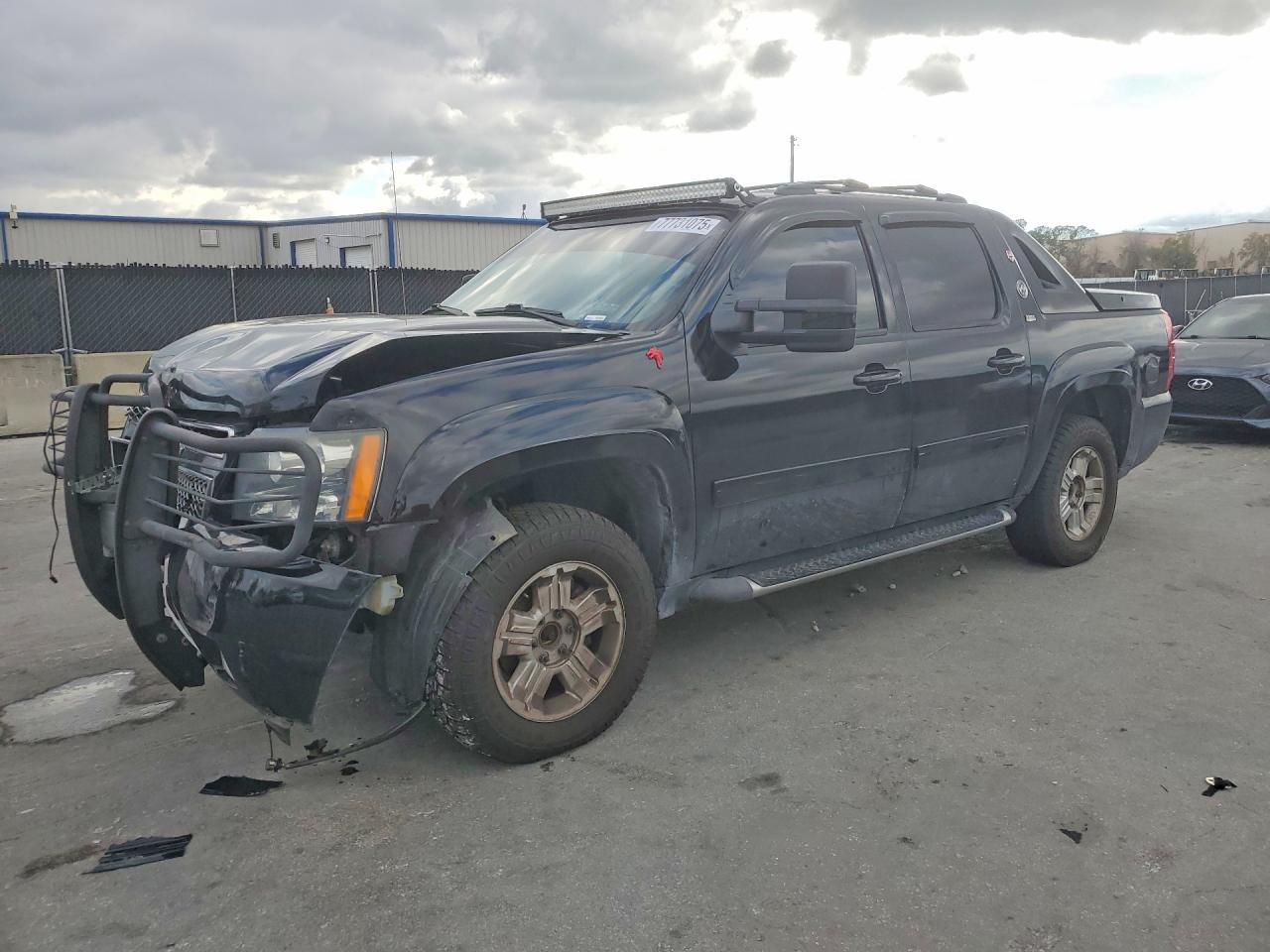 Salvage Chevrolet Avalanche Image